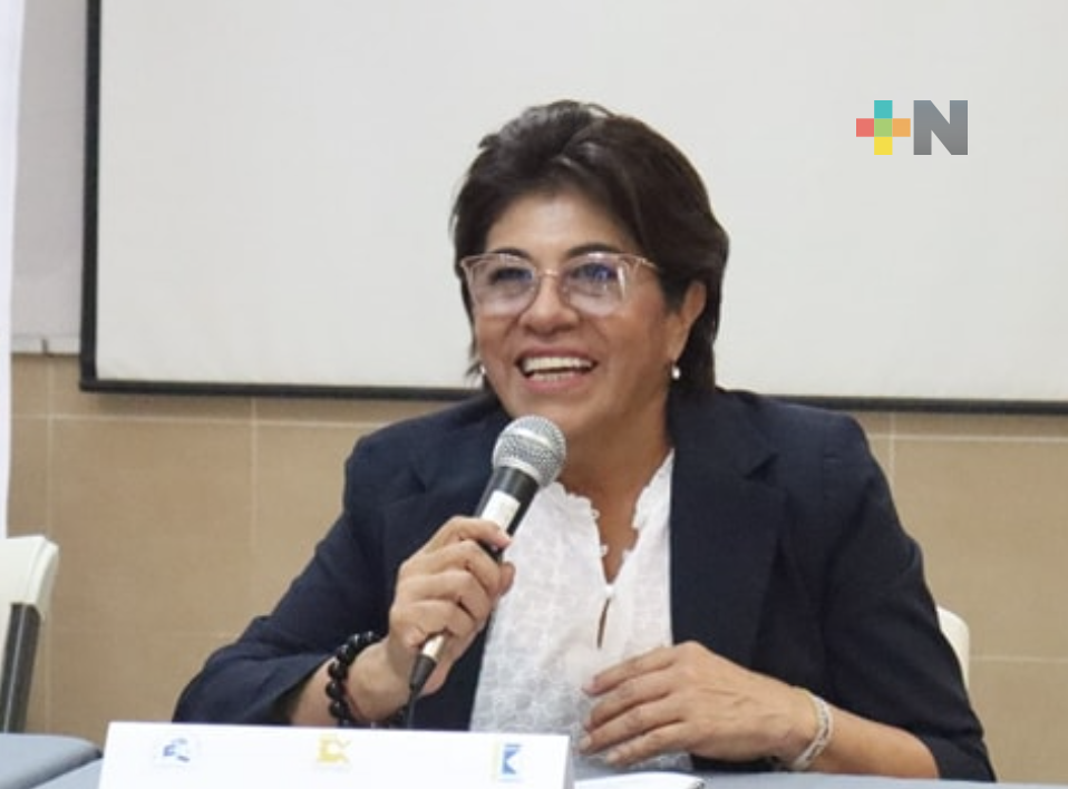 Rosa María Hernández en el tema del agua, responde y desmiente a la alcaldesa de Veracruz